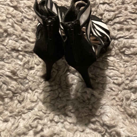 Carlos by Carlos Santana Black & White Cut Out High Heel Bootie Sandal - Picture 6 of 12